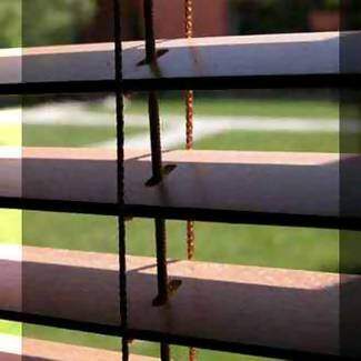 Persiana Horizontal de Madeira Sint�tica 50mm